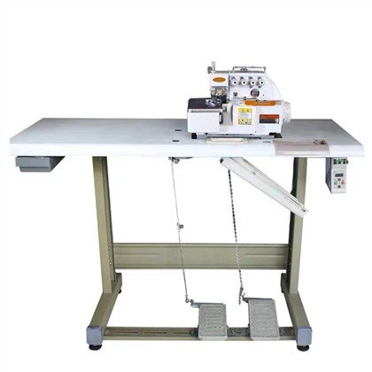 ইন্ডাস্ট্রিয়াল 4 থ্রেড ওভারলক সেলাই মেশিন